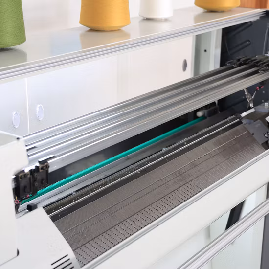 Machine à tricoter plate automatisée à grande vitesse de pull entièrement automatique